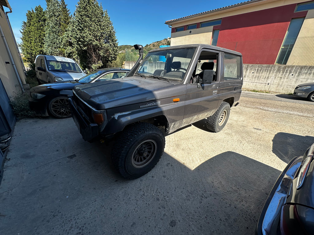 Toyota Land Cruiser LJ 70 . VENDU